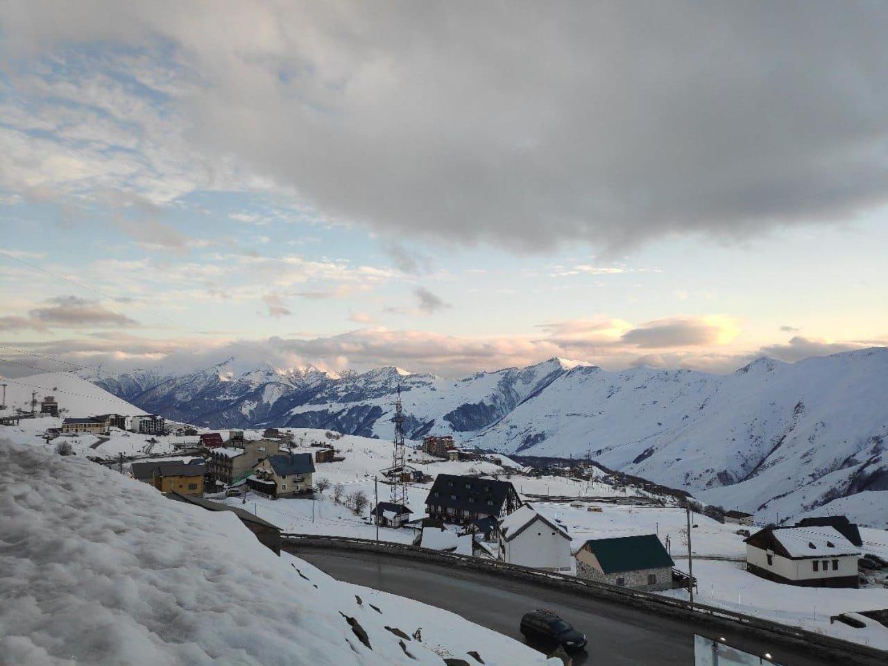 Ferienwohnung Mountain Dream House Gudauri Exterior foto